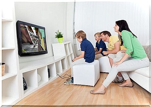 Video games are a way to enjoy with the family.