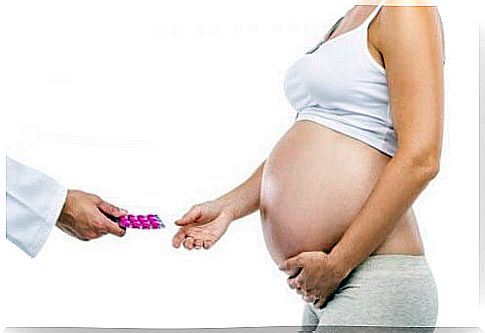 A pregnant woman should only take the medications that her doctor recommends.