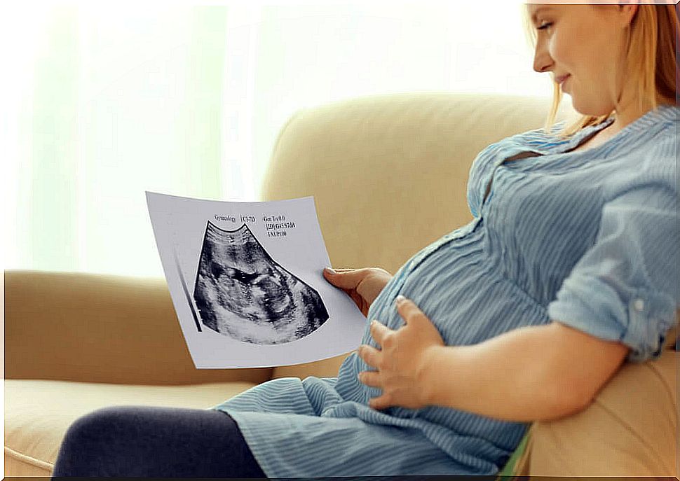 Ultrasound scans in pregnancy: what information do they provide?