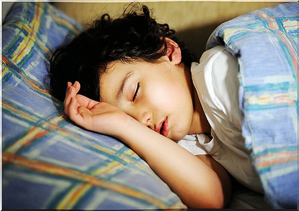 A little kiss and go to sleep! To promote habits from childhood