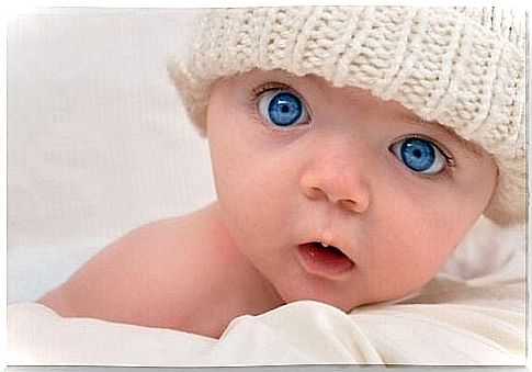 Babies' eye and hair color depends on their parents and other ancestors.